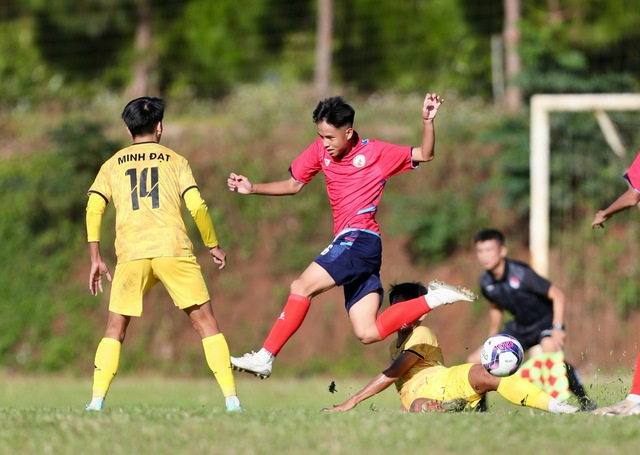 Giải U.19 : HLV Lư Đình Tuấn và đội TP.HCM bại trận trước đối thủ 16 tuổi- Ảnh 6.