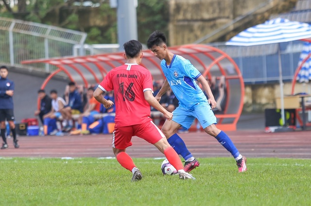 Giải U.19 : HLV Lư Đình Tuấn và đội TP.HCM bại trận trước đối thủ 16 tuổi- Ảnh 4.