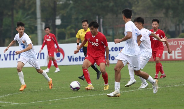 Giải U.19 : HLV Lư Đình Tuấn và đội TP.HCM bại trận trước đối thủ 16 tuổi- Ảnh 3.