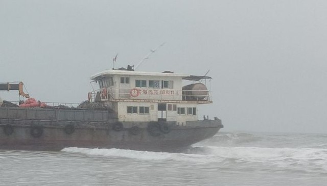 Nhiều 'tàu lạ' dạt vào biển Quảng Trị: Không phát sinh vấn đề an ninh- Ảnh 5.