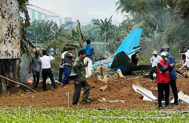 Sau tiếng nổ lớn, một máy bay rơi ở Quảng Nam- Ảnh 1.