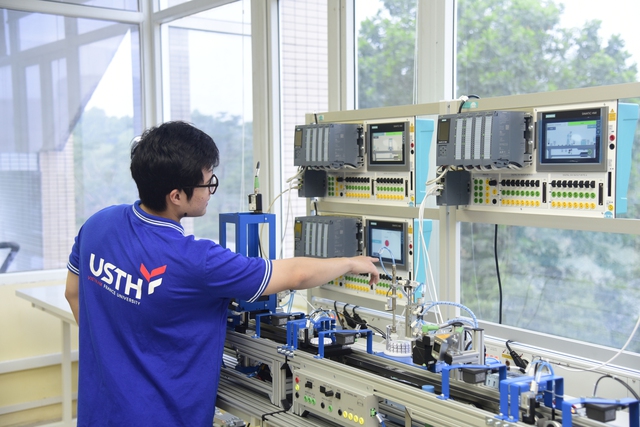 Trường đại học USTH bắt đầu tuyển sinh ngành công nghệ vi mạch bán dẫn- Ảnh 1.