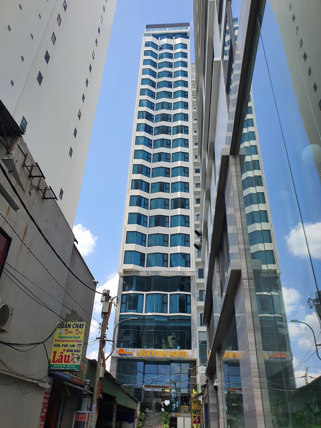 Khách sạn ở Nha Trang vi phạm xây dựng, xây vượt tầng: Ai chịu trách nhiệm?- Ảnh 4.