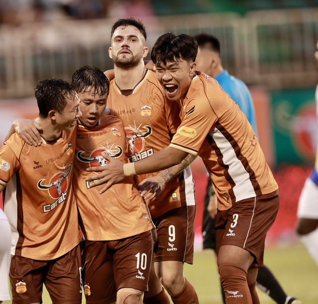 Lịch thi đấu vòng 4 V-League: Vì sao có 2 cặp đấu muộn hơn đến nửa tháng?- Ảnh 3.