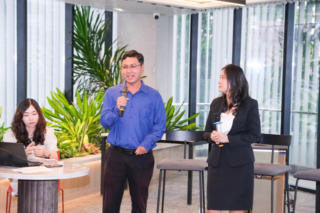 Diễn giả Phan Xuân Thưởng, hiện đang làm việc tại Unilever và Diễn giả Nguyễn Thị Thùy Sa, Senior Sales Manager tại The Ascott Limited chia sẻ tại sự kiện