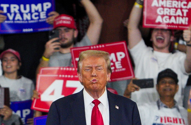 Ông Trump hứa miễn thuế thu nhập cho người Mỹ ở nước ngoài- Ảnh 1. Ông Trump hứa miễn thuế thu nhập cho người Mỹ ở nước ngoài- Ảnh 1.