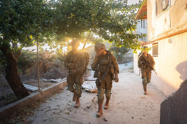 Israel tấn công Hezbollah dồn dập- Ảnh 1.
