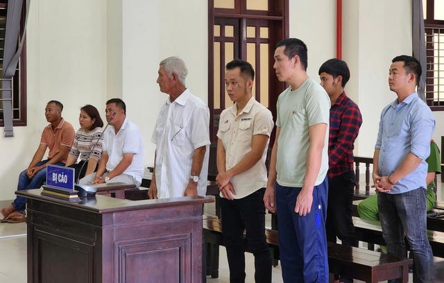 Vì sao tòa trả hồ sơ vụ chém người đêm giao thừa tại Long An?- Ảnh 2. Vì sao tòa trả hồ sơ vụ chém người đêm giao thừa tại Long An?- Ảnh 2.