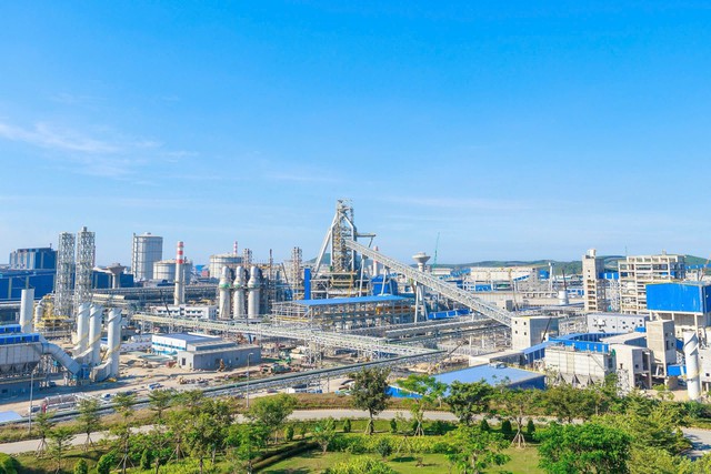Hiện tại dự án Dung Quất 2 đã hoàn thành 80% tiến độ phân kỳ 1 và 50% phân kỳ 2, phân kỳ 1 dự kiến sẽ có sản phẩm chạy thử nóng lò cán đầu tiên vào cuối năm 2024 Hiện tại dự án Dung Quất 2 đã hoàn thành 80% tiến độ phân kỳ 1 và 50% phân kỳ 2, phân kỳ 1 dự kiến sẽ có sản phẩm chạy thử nóng lò cán đầu tiên vào cuối năm 2024