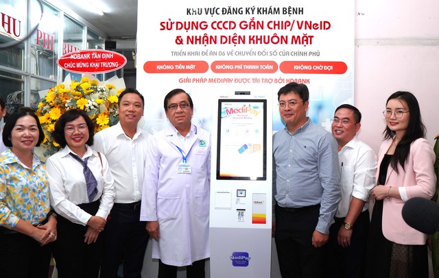 TP.HCM: Q.1 ra mắt mô hình chuyển đổi số ở bệnh viện, tiệm cầm đồ- Ảnh 1.