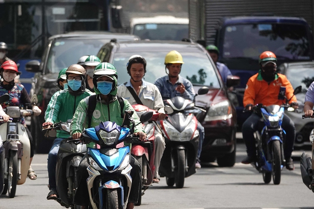 Xe ôm phải có thẻ hành nghề, có 'đẻ' thêm thủ tục?- Ảnh 1.