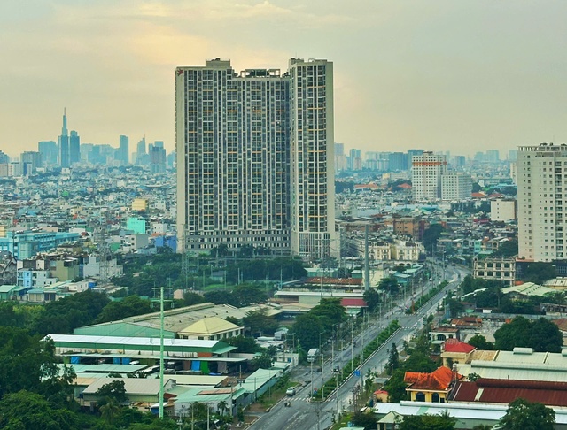 Sống ở TP.HCM 'hơn nhau' bởi hàng xóm: Chung cư cứ ngỡ cửa nhà ai cũng đóng kín- Ảnh 6.