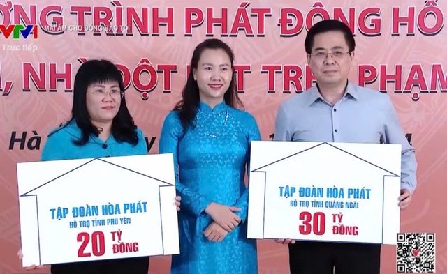 Phó tổng giám đốc Tập đoàn Hòa Phát Trần Thị Thu Hiền trao hỗ trợ 50 tỉ đồng, trong đó Phú Yên là 20 tỉ đồng và Quảng Ngãi là 30 tỉ đồng để xây dựng 1.000 căn, xóa nhà tạm, nhà dột nát tại hai địa phương