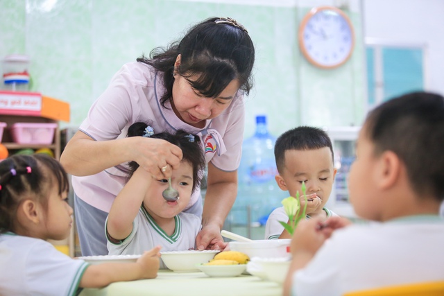 3 năm, TP.HCM hỗ trợ hàng trăm tỉ đồng cho giáo viên mầm non  - Ảnh 1.