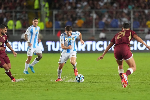 Messi trở lại đội tuyển Argentina: Cảm xúc sau trận hòa Venezuela- Ảnh 2.