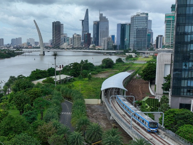 TP.HCM đề xuất giữ lại toàn bộ ngân sách thu vượt để làm metro- Ảnh 1.