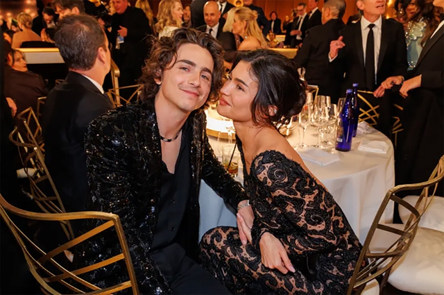 Kylie Jenner and Timothée Chalamet enjoy a date together - Photo 1.