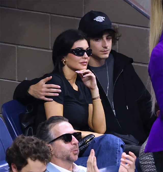 Kylie Jenner and Timothée Chalamet enjoy a date together - Photo 2.