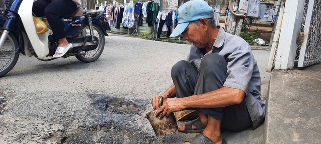 Ông lão ‘chắp vá’ yêu thương cho cuộc đời- Ảnh 2.