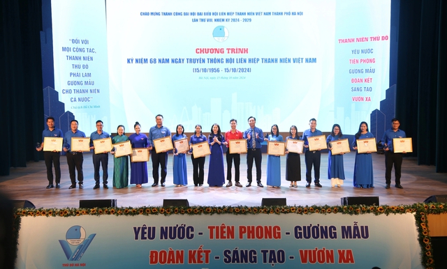 22 thanh niên tiêu biểu nhận giải '15 tháng 10', 'Thanh niên sống đẹp'- Ảnh 2.