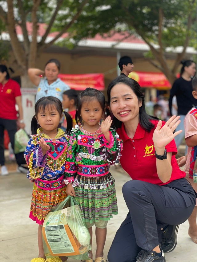 Tìm ý nghĩa sống trong hành trình trao đi- Ảnh 1.