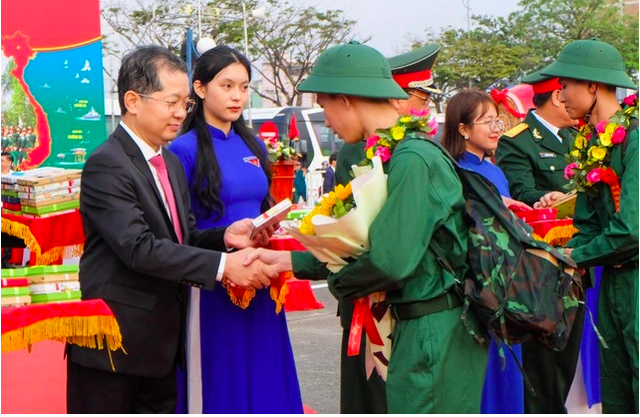 Những điều cần biết về nhập ngũ và nghĩa vụ công an nhân dân- Ảnh 1.