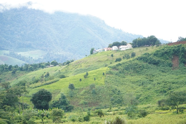 Kon Tum: Nguy cơ sạt lở ở Đăk Na uy hiếp khu dân cư, trường học- Ảnh 5.