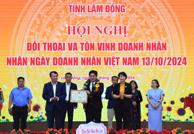 Happy Day Travel cùng Đinh Văn Dôn - Hạnh phúc qua từng trải nghiệm- Ảnh 2.