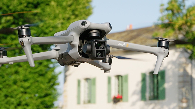 Mỹ ngăn nhập khẩu máy bay không người lái DJI- Ảnh 1.