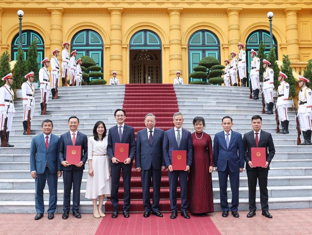 Tổng Bí thư, Chủ tịch nước Tô Lâm trao quyết định bổ nhiệm đại sứ- Ảnh 1.