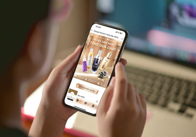 Với phân khúc hàng cao cấp thuộc Shopee Premium, người mua sắm còn được bỏ túi voucher hội viên đến 500.000 đồng và bộ quà tặng trị giá đến 13.500.000 đồng