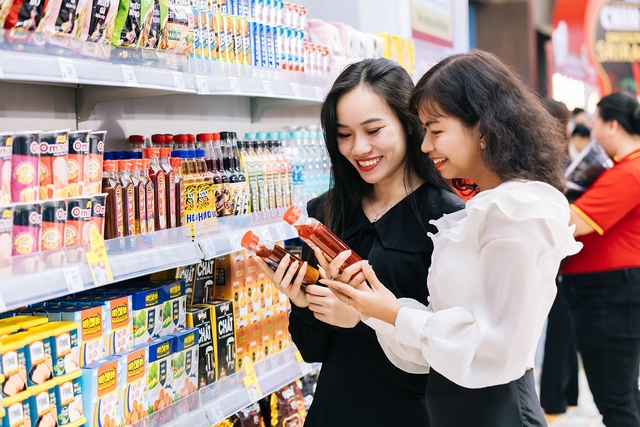 Khách mời trải nghiệm sản phẩm Masan Consumer tại sự kiện đại hội cổ đông