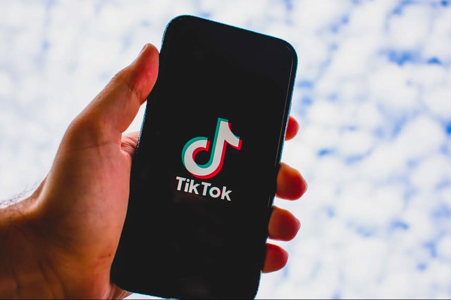 YouTube, TikTok bị yêu cầu giải trình về thuật toán đề xuất nội dung- Ảnh 1.