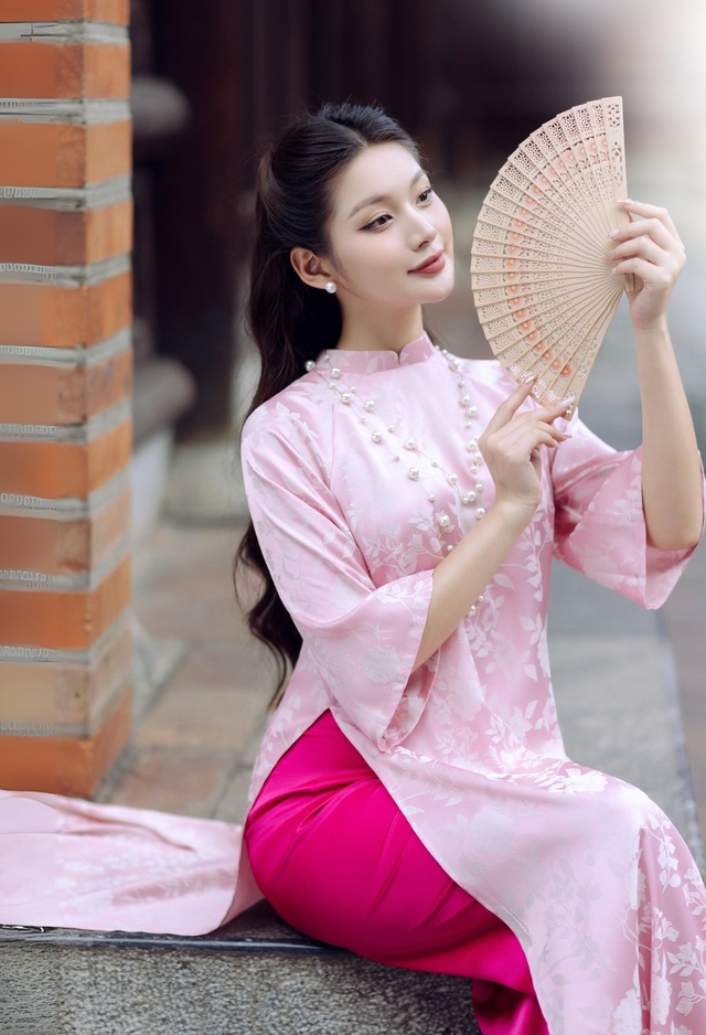 Honoring Vietnamese beauty with ao dai - Photo 2.