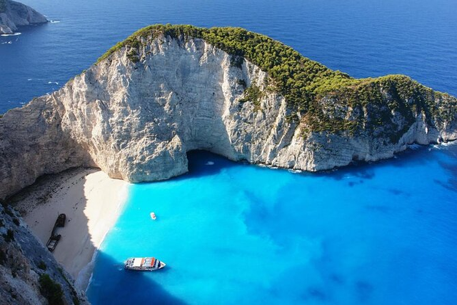 Check-in 5 most popular beaches in Greece - Photo 5.