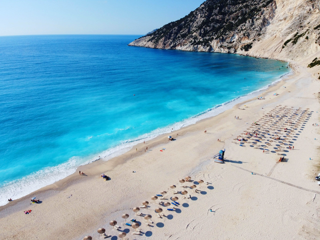 Check-in 5 most popular beaches in Greece - Photo 3.