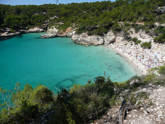 Admire the beautiful beaches in the Mediterranean region - Photo 2.