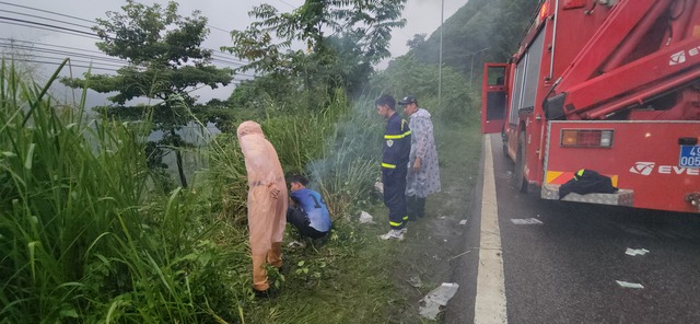 Ô tô rơi xuống vực sâu ở đèo Bảo Lộc, 1 người tử vong- Ảnh 3.