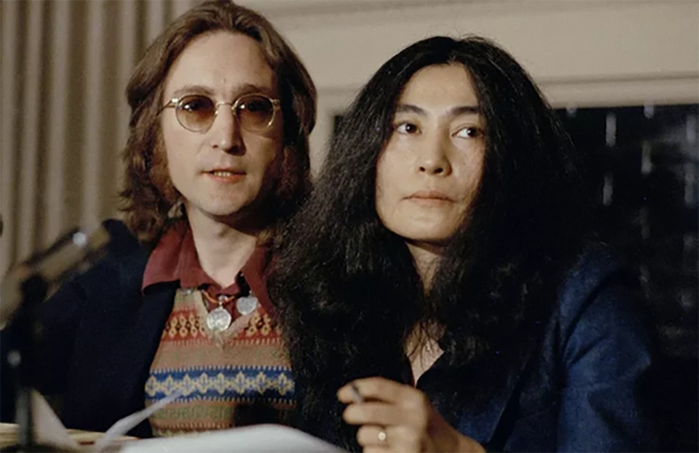 Bạn thân tiết lộ quá khứ của John Lennon trong cuốn sách mới ra mắt- Ảnh 1.