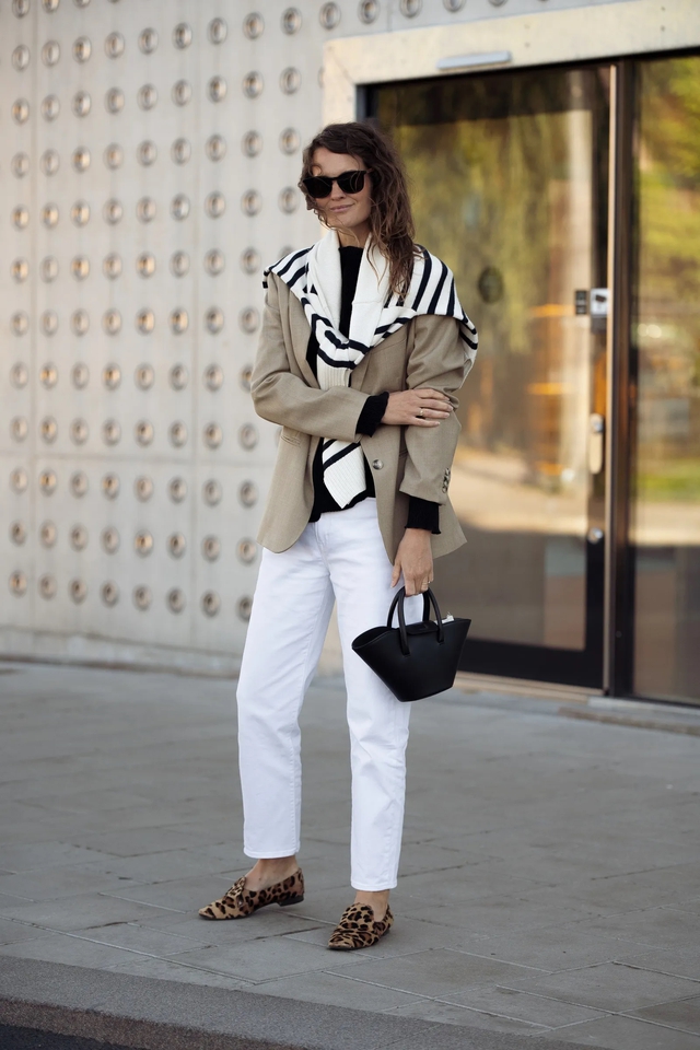 Leopard loafers help elevate any look, whether minimalist or glamorous - Photo 3.