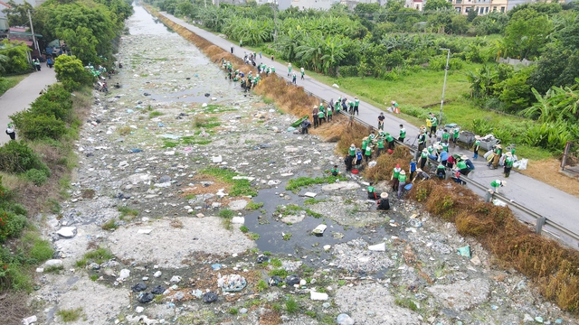 Trả lại màu xanh cho những dòng sông- Ảnh 1.