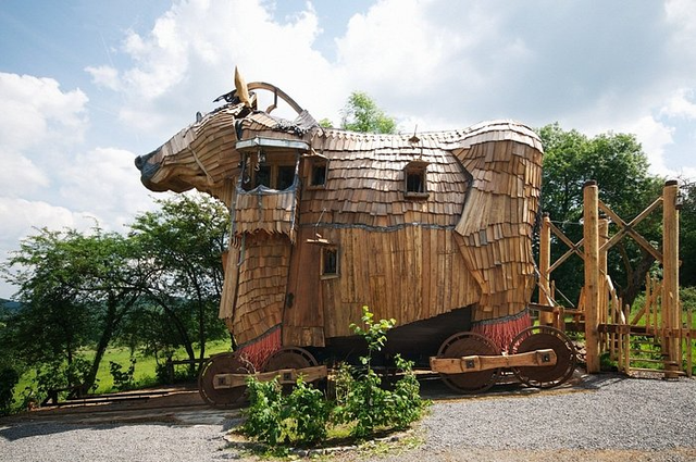 Collection of strange hotels in the world that you may not know - Photo 5.