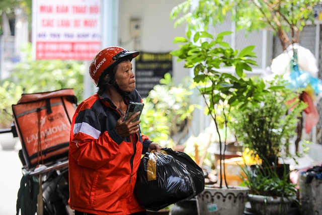 Câu chuyện xúc động đằng sau ‘hiện tượng mạng’ của bà ngoại U70- Ảnh 5.