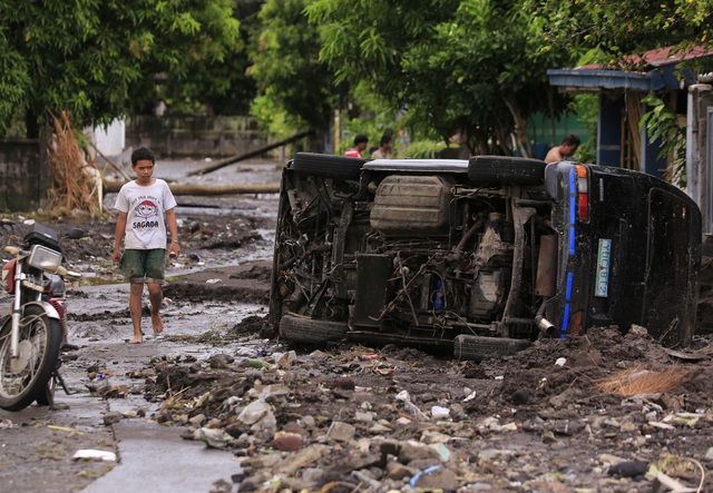 Philippines hứng chịu lũ lụt nghiêm trọng do bão Trà Mi- Ảnh 4.