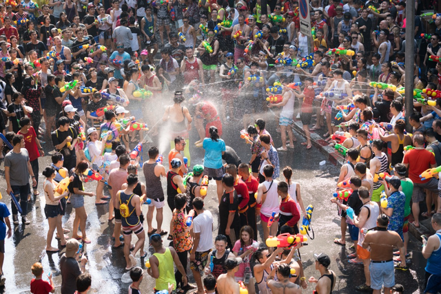 Interesting things at Songkran water festival, Thailand - Photo 4.