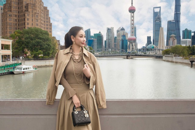 Miss Ha Kieu Anh, U50 shows off her spectacular rejuvenated street style - Photo 9.