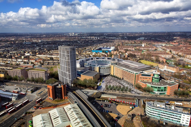 Chiêm ngưỡng tòa căn hộ sang trọng mang dấu ấn di sản tại Television Centre, London- Ảnh 1.