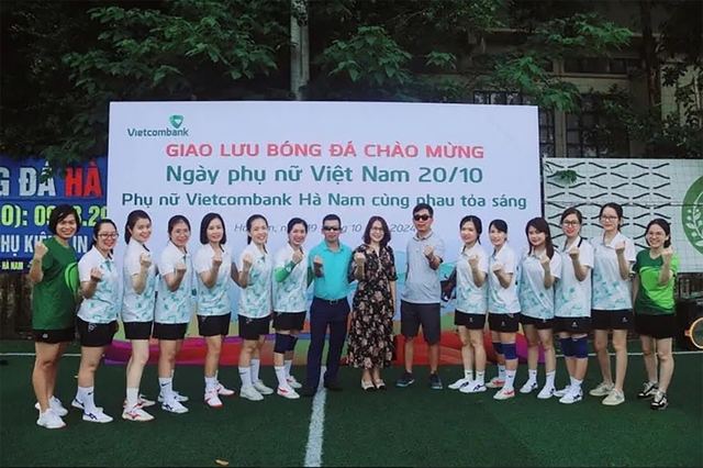 Giải bóng đá nữ chào mừng ngày Phụ nữ Việt Nam 20.10 tại Vietcombank Hà Nam- Ảnh 2.