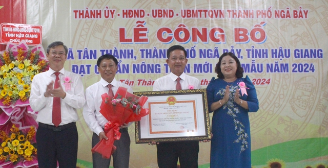 Nông thôn mới trên quê hương Hậu Giang- Ảnh 1.