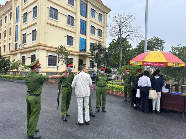 Dàn cựu lãnh đạo tỉnh Bắc Ninh hầu tòa với cáo buộc nhận hối lộ- Ảnh 8.